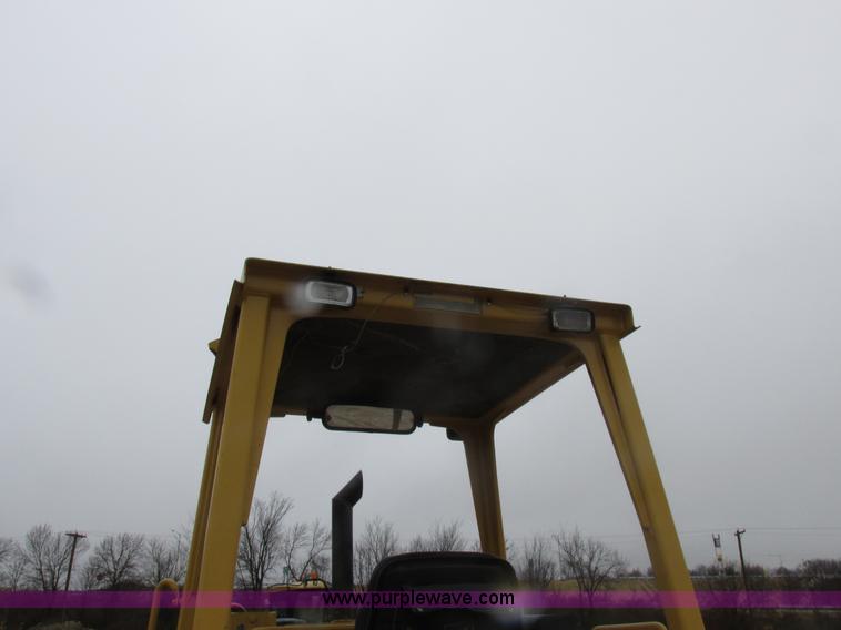 image for item I8834 1994 Caterpillar 939 track loader