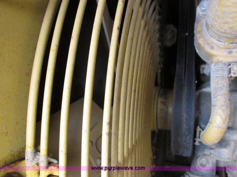 image for item I8834 1994 Caterpillar 939 track loader