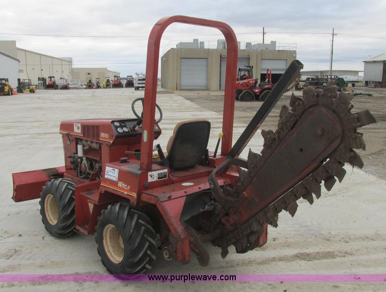 image for item J2336 1994 Ditch Witch 3610DD trencher