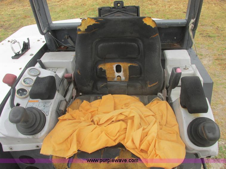 image for item J2345 1999 Bobcat 334 compact excavator