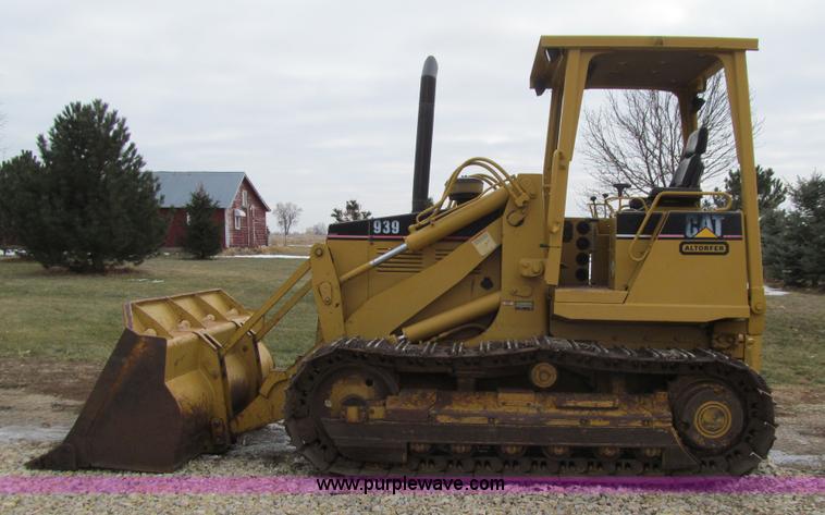 image for item J3341 1997 Caterpillar 939 track loader