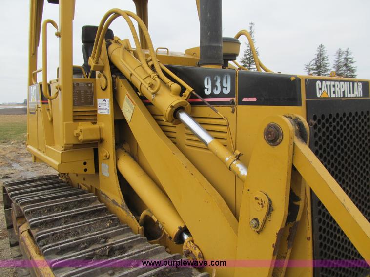 image for item J3341 1997 Caterpillar 939 track loader