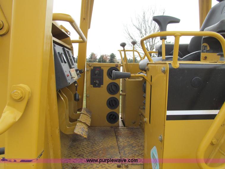 image for item J3341 1997 Caterpillar 939 track loader