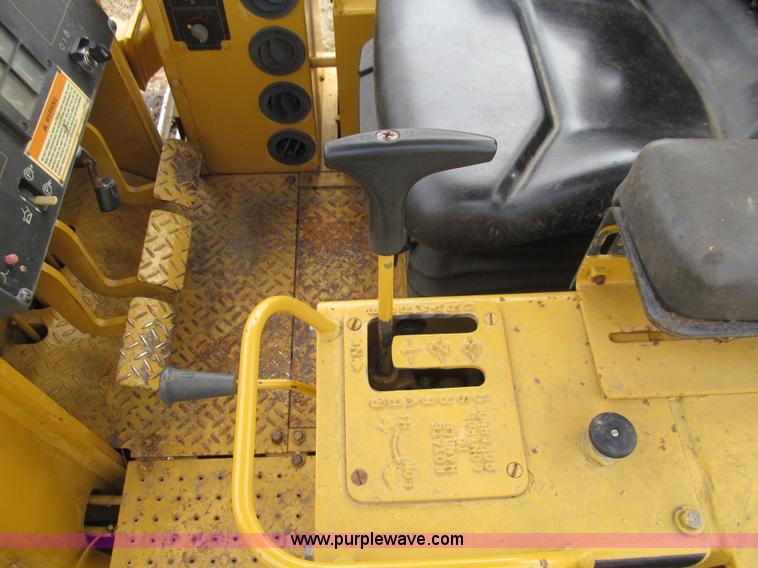 image for item J3341 1997 Caterpillar 939 track loader