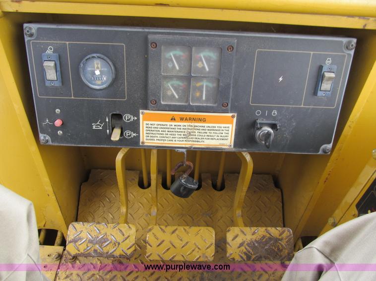 image for item J3341 1997 Caterpillar 939 track loader