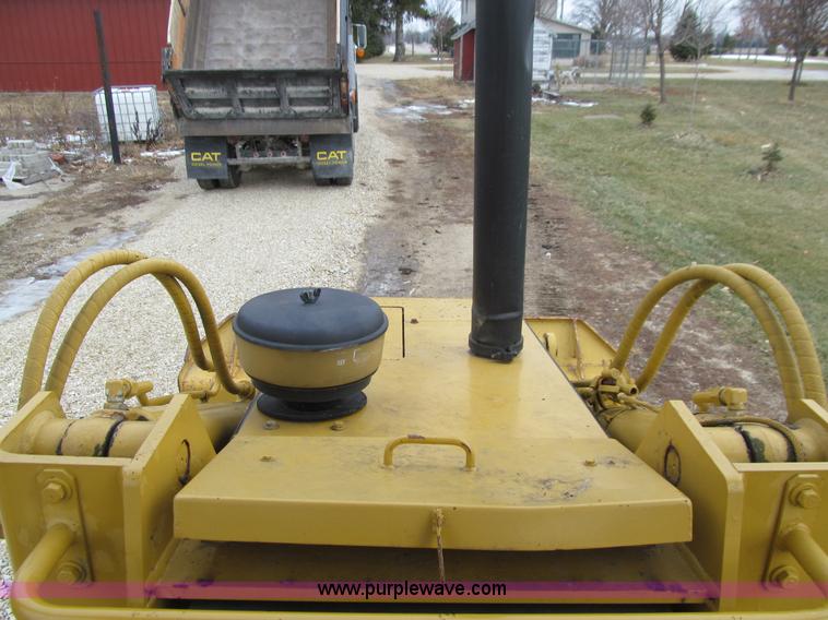 image for item J3341 1997 Caterpillar 939 track loader