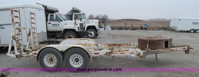 image for item J3342 2001 D&K equipment trailer