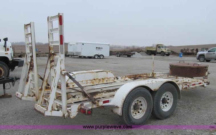 image for item J3342 2001 D&K equipment trailer