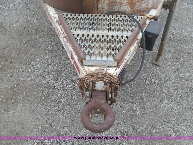 image for item J3342 2001 D&K equipment trailer