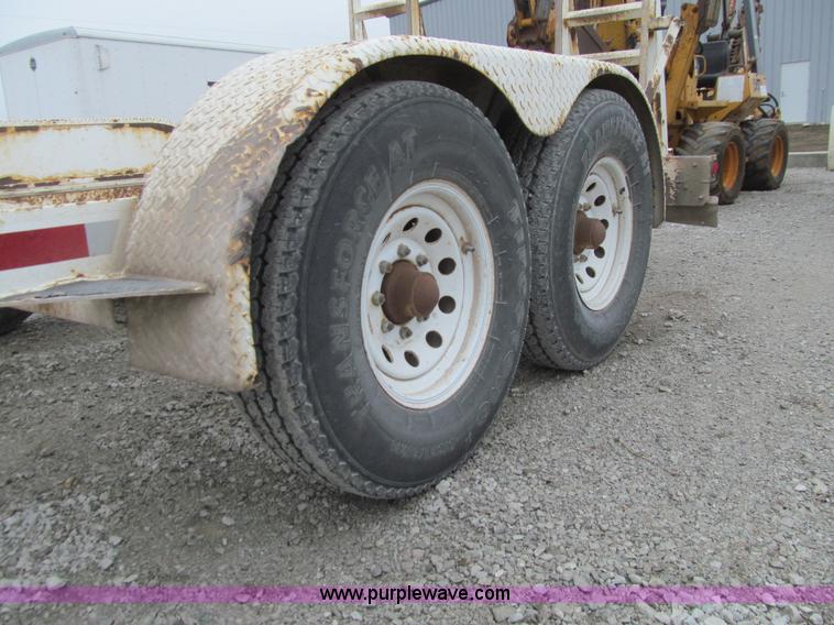 image for item J3342 2001 D&K equipment trailer
