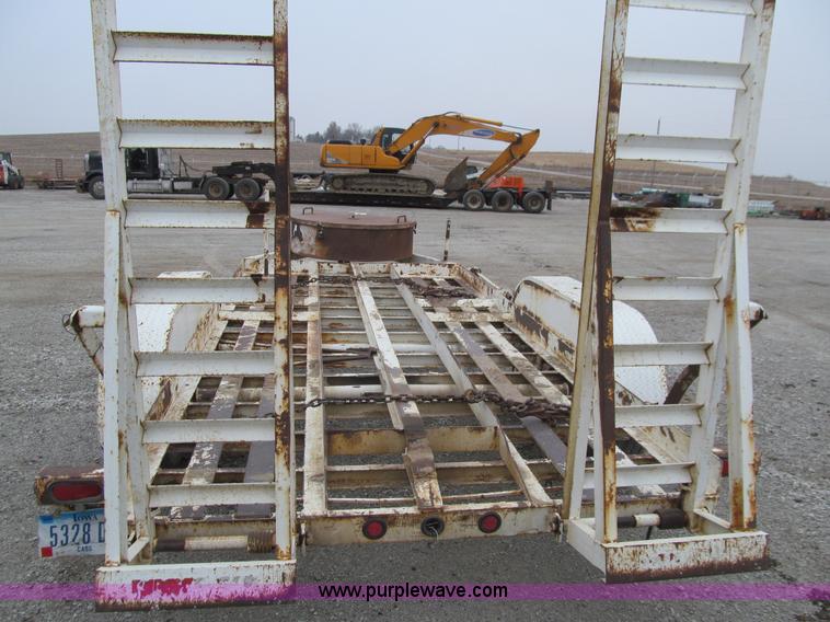 image for item J3342 2001 D&K equipment trailer