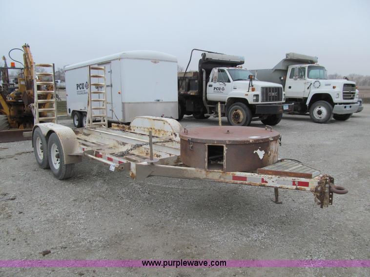image for item J3342 2001 D&K equipment trailer
