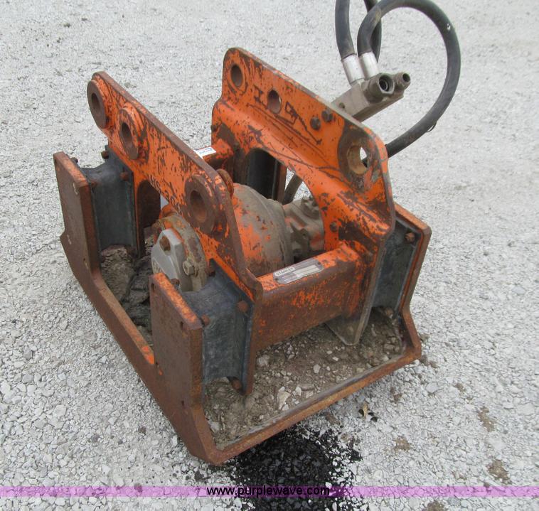 image for item J3344 Stanley HS-3000 hydraulic plate compactor