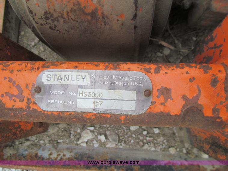 image for item J3344 Stanley HS-3000 hydraulic plate compactor