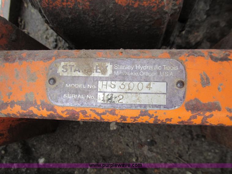 Stanley HS3004 hydraulic plate compactor in Atlantic, IA Item J3345