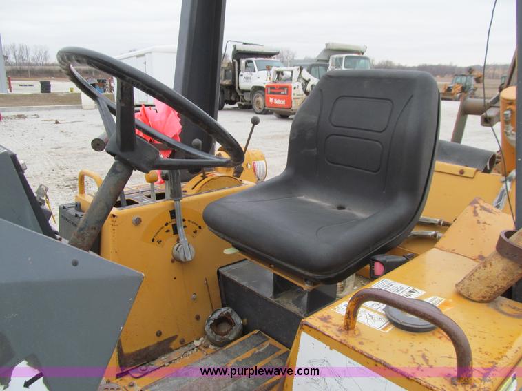 image for item J3347 1999 Case 560 trencher