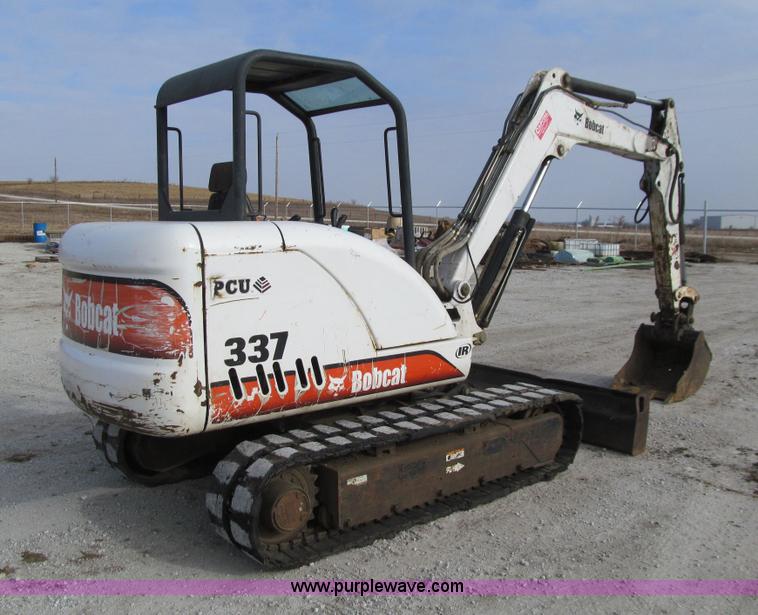 image for item J3349 2003 Bobcat 337D compact excavator