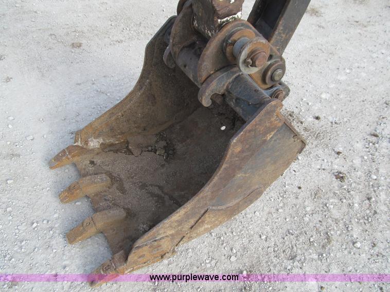 image for item J3349 2003 Bobcat 337D compact excavator