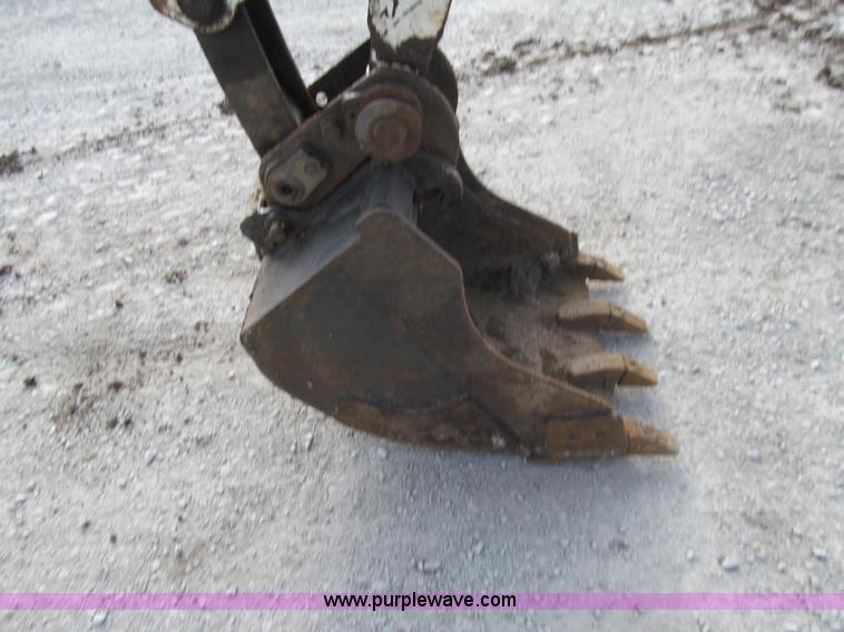 image for item J3349 2003 Bobcat 337D compact excavator