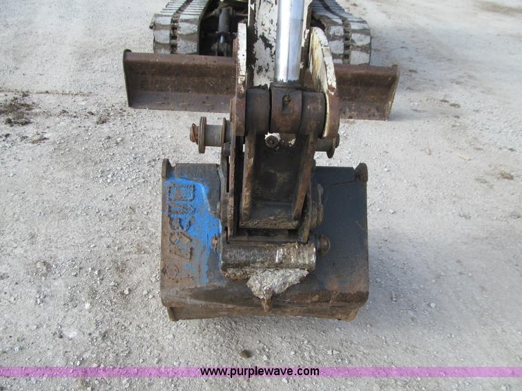 image for item J3349 2003 Bobcat 337D compact excavator