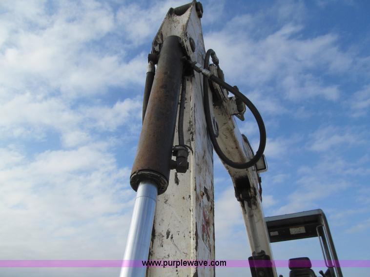 image for item J3349 2003 Bobcat 337D compact excavator