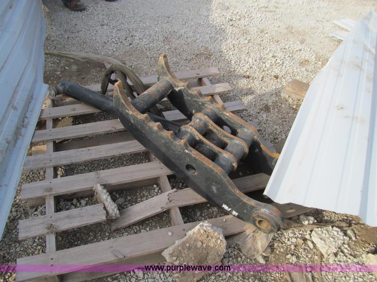 image for item J3349 2003 Bobcat 337D compact excavator