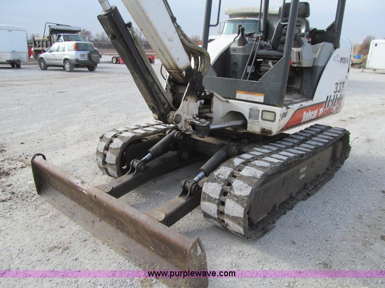 image for item J3349 2003 Bobcat 337D compact excavator