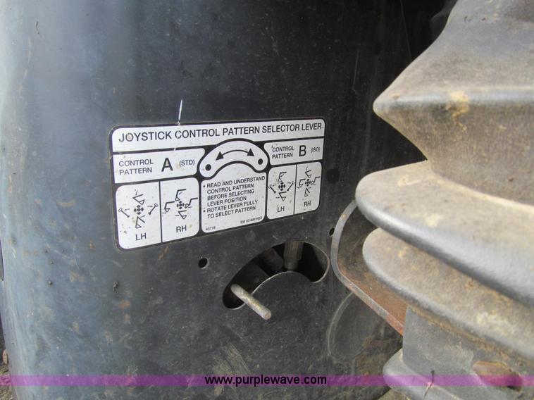 image for item J3349 2003 Bobcat 337D compact excavator