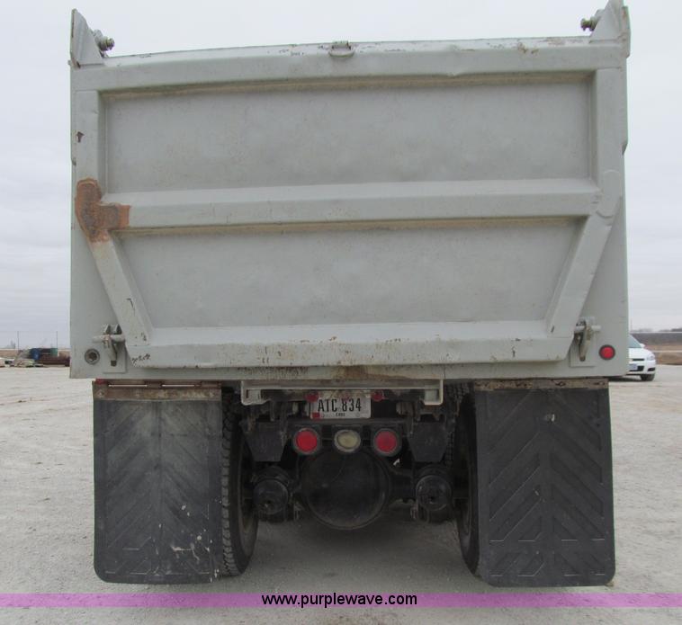 image for item J3350 1991 Ford LT8000 dump truck
