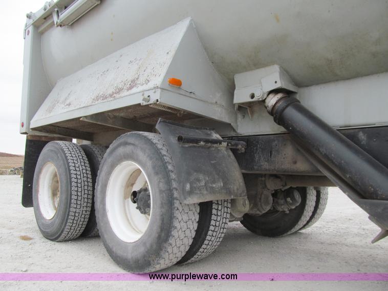 image for item J3350 1991 Ford LT8000 dump truck