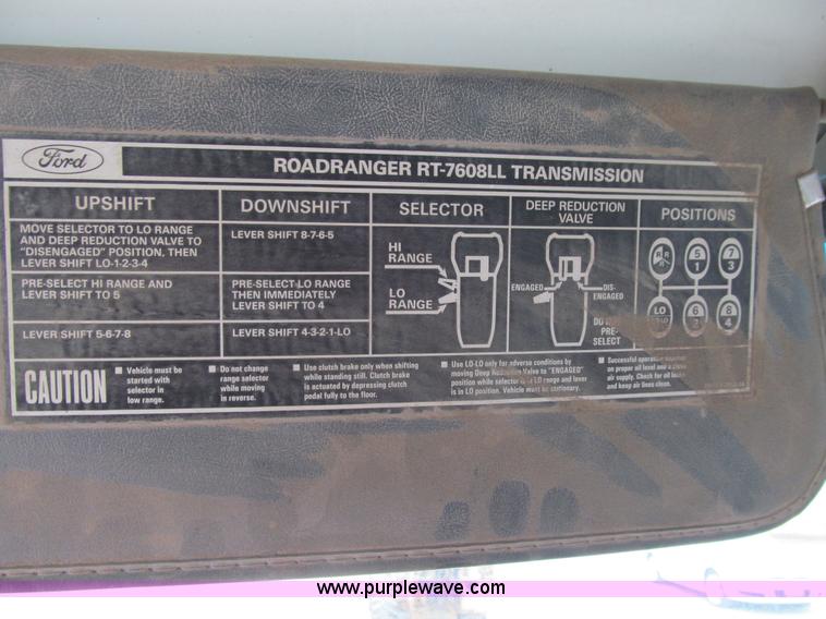 image for item J3350 1991 Ford LT8000 dump truck