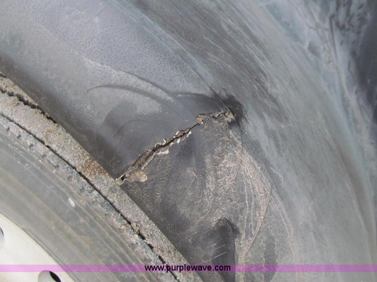 image for item J3351 1986 Freightliner FLC-64T semi truck