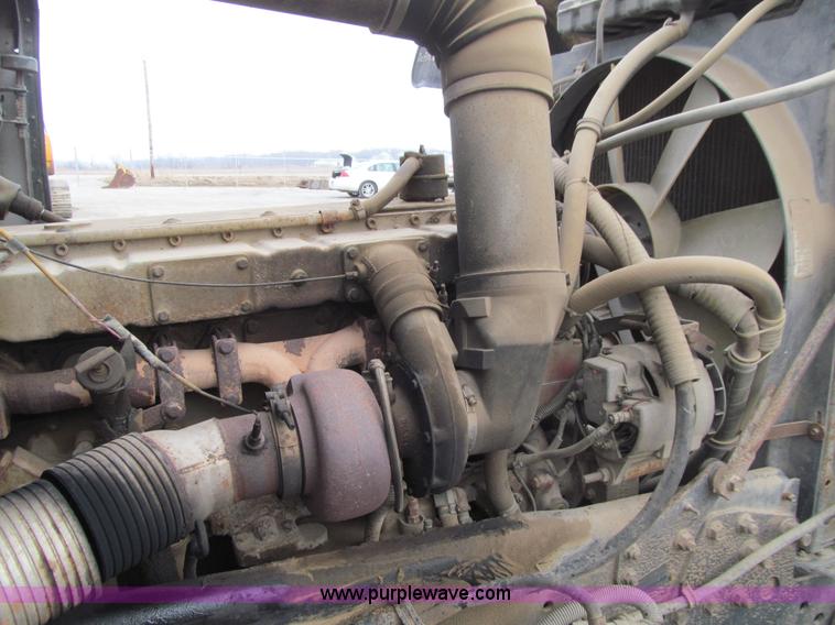 image for item J3351 1986 Freightliner FLC-64T semi truck