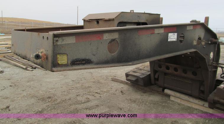 image for item J3352 1996 Dynaweld lowboy trailer