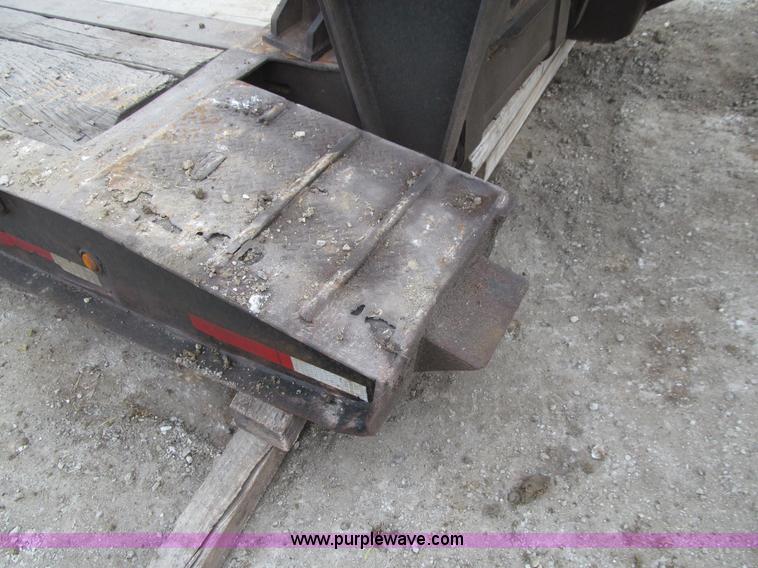 image for item J3352 1996 Dynaweld lowboy trailer