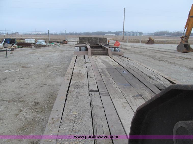 image for item J3352 1996 Dynaweld lowboy trailer