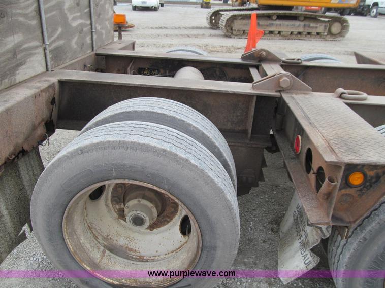 image for item J3352 1996 Dynaweld lowboy trailer