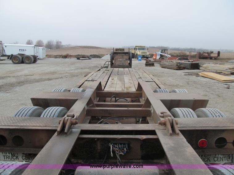 image for item J3352 1996 Dynaweld lowboy trailer