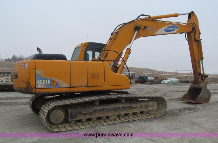 image for item J3353 1997 Samsung SE210LC-3 excavator