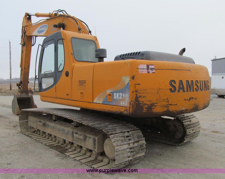 image for item J3353 1997 Samsung SE210LC-3 excavator