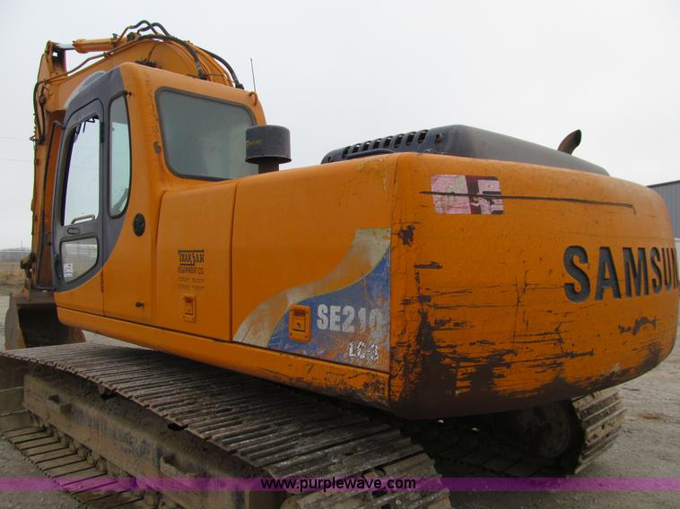 image for item J3353 1997 Samsung SE210LC-3 excavator