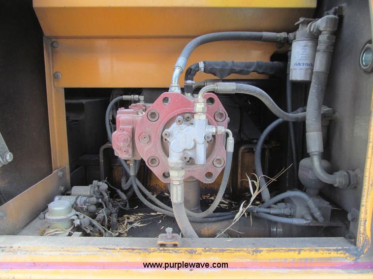 image for item J3353 1997 Samsung SE210LC-3 excavator