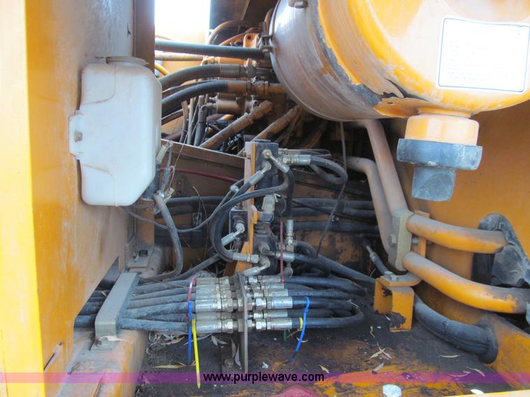 image for item J3353 1997 Samsung SE210LC-3 excavator