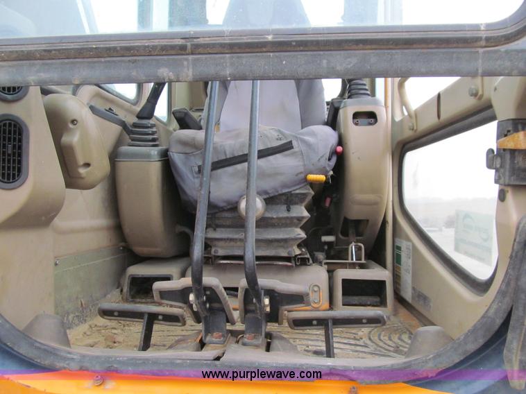 image for item J3353 1997 Samsung SE210LC-3 excavator