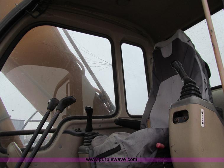 image for item J3353 1997 Samsung SE210LC-3 excavator