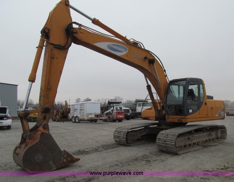 image for item J3353 1997 Samsung SE210LC-3 excavator