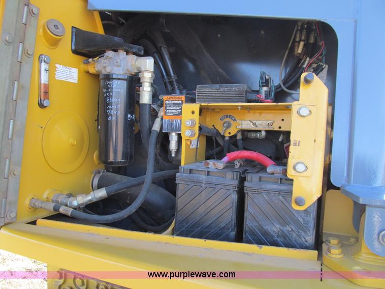 image for item J3354 2006 John Deere 750J LT dozer