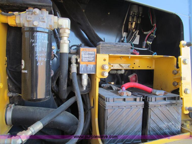 image for item J3354 2006 John Deere 750J LT dozer