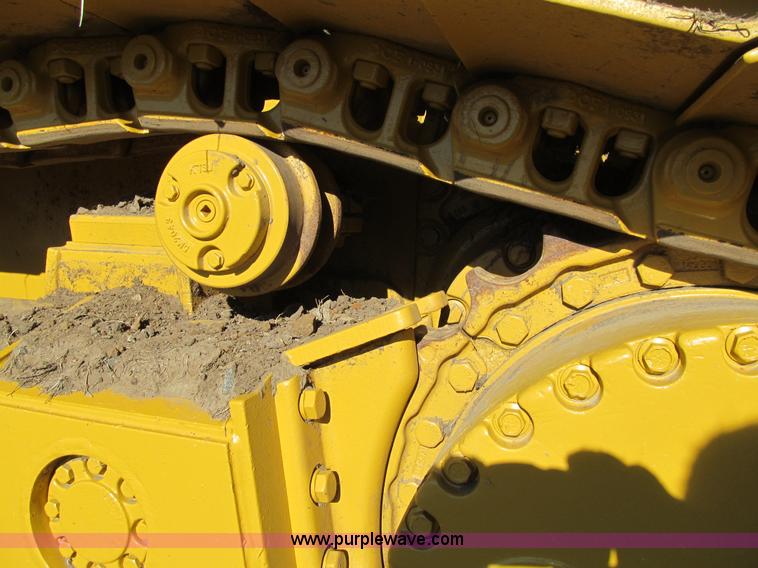 image for item J3354 2006 John Deere 750J LT dozer