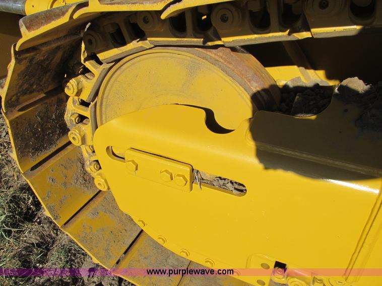 image for item J3354 2006 John Deere 750J LT dozer